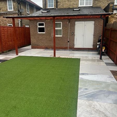 Good Priced Double Rooms In Sherperds Bush London Exterior photo