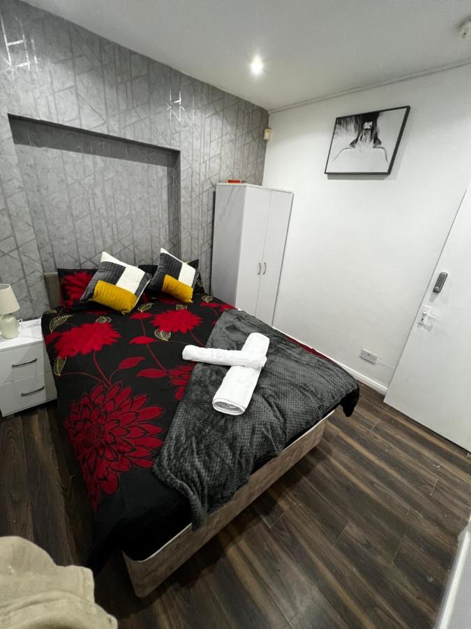 Good Priced Double Rooms In Sherperds Bush London Exterior photo