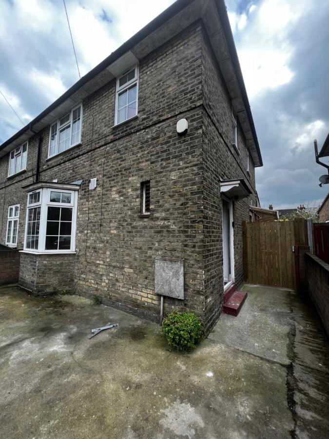 Good Priced Double Rooms In Sherperds Bush London Exterior photo