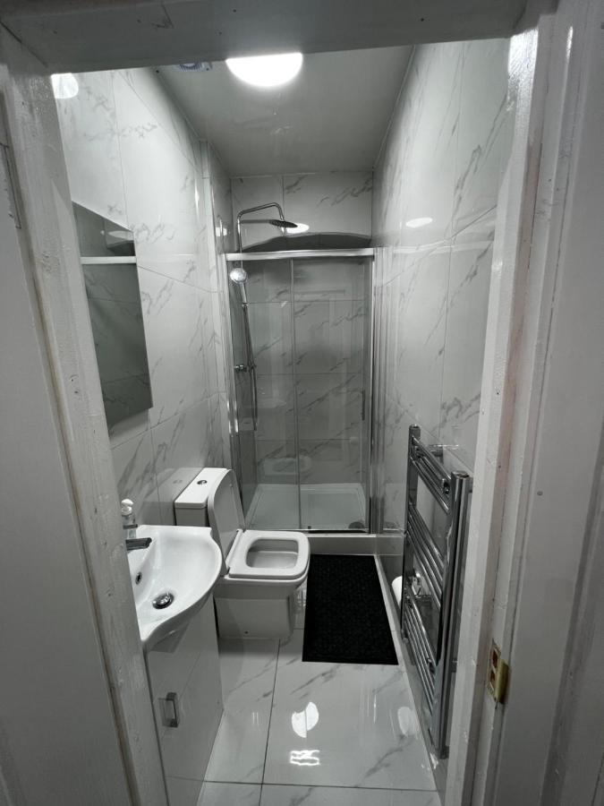 Good Priced Double Rooms In Sherperds Bush London Exterior photo